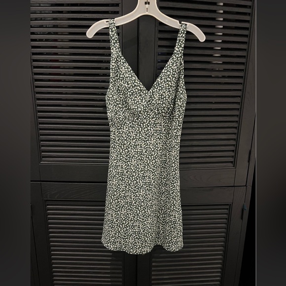 Abercrombie & Fitch Wide Strap Floral Green Slip Mini Dress - Picture 6 of 7